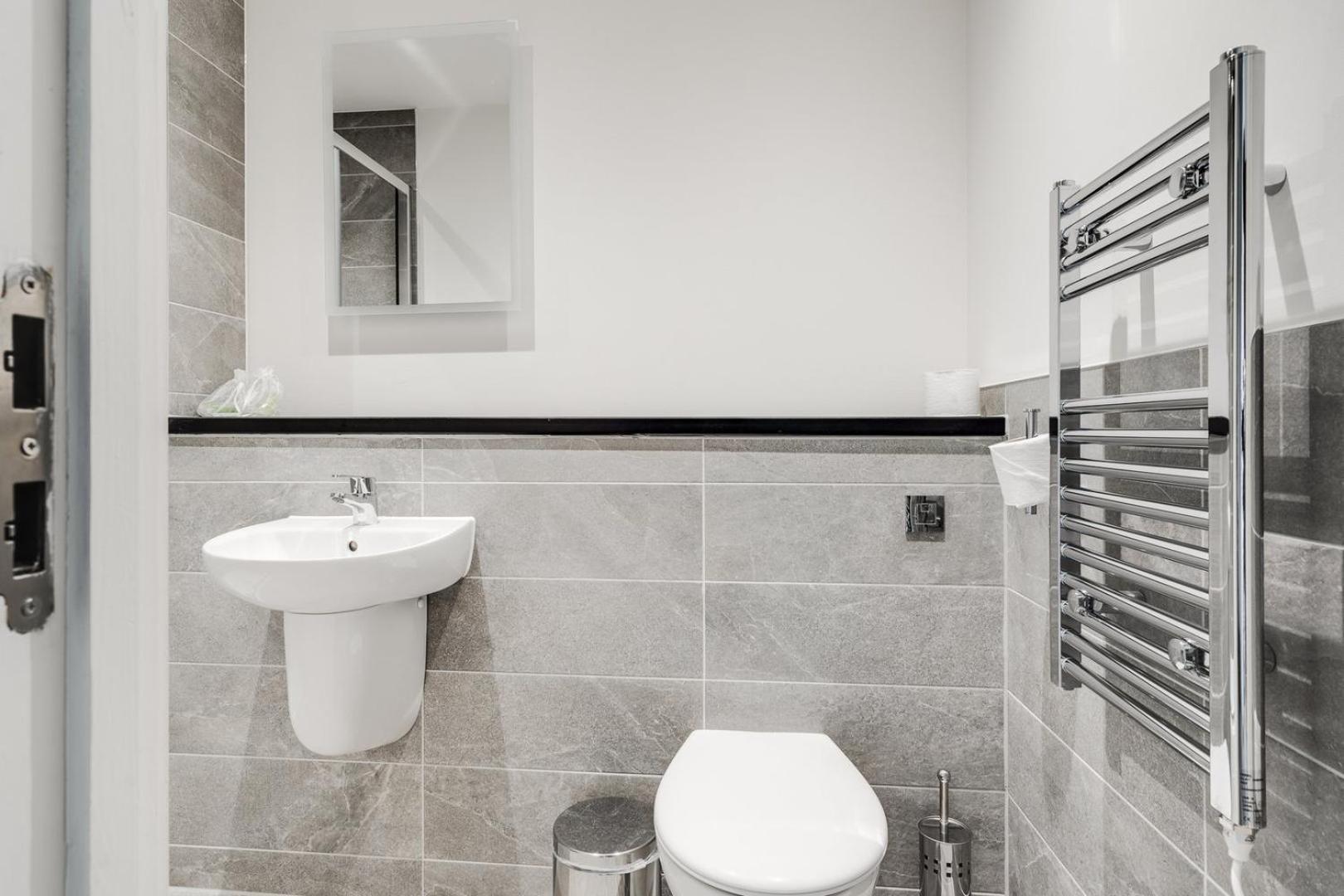 Comforting City Retreat In Vauxhall - No Wifi Liverpool Eksteriør billede